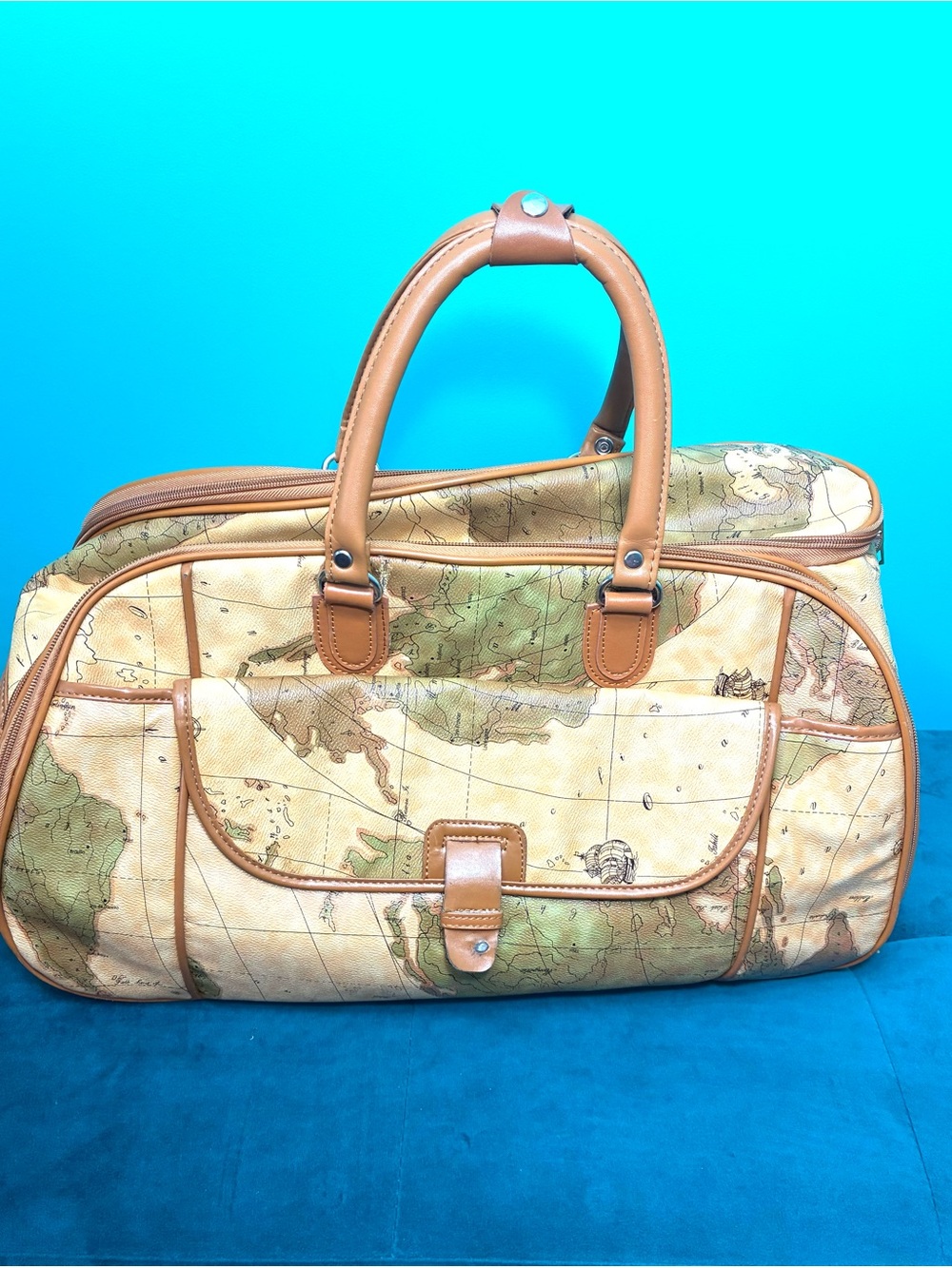Stylish Travel Bag - Picture 6 of 16